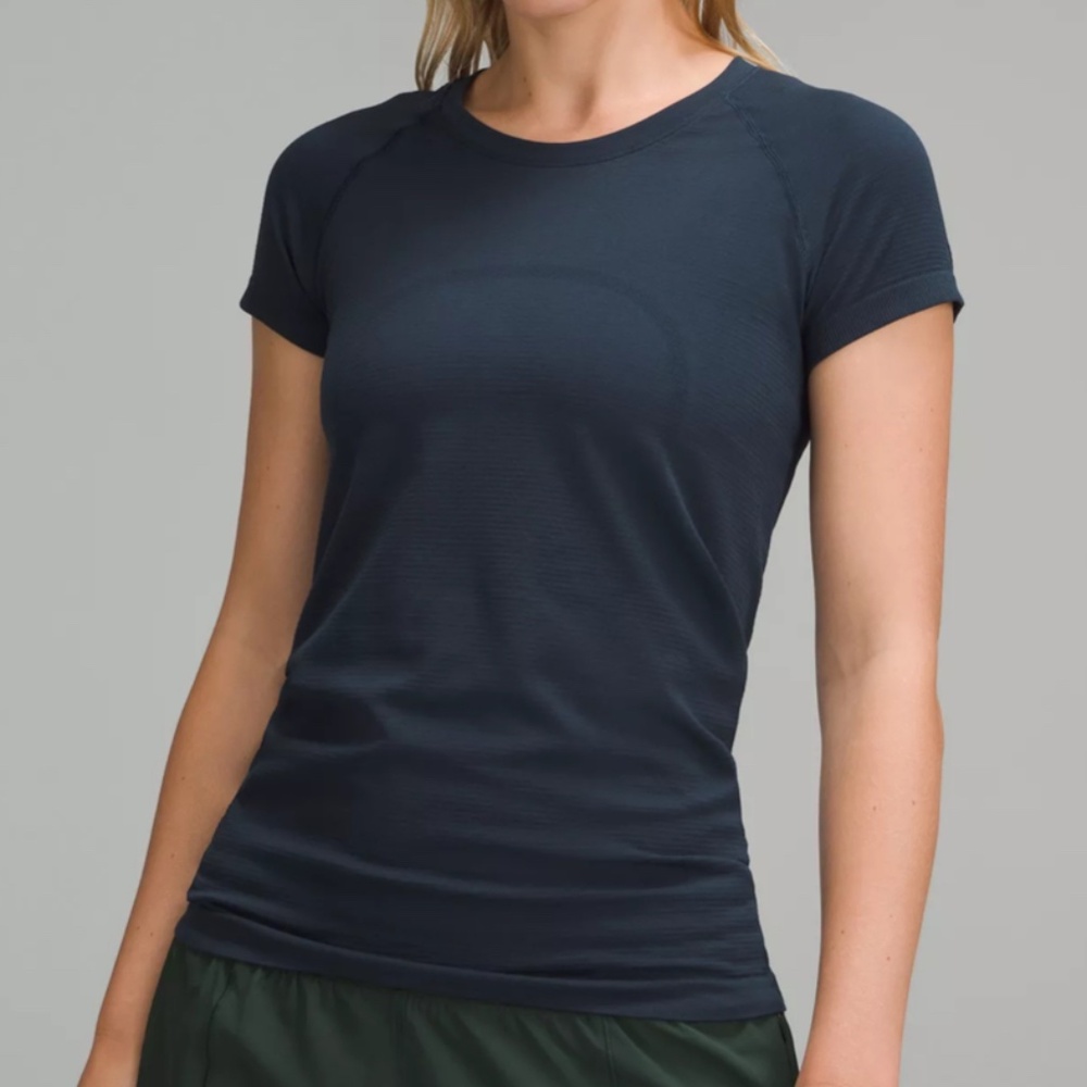 Lululemon size 4 running shirt swiftly tech